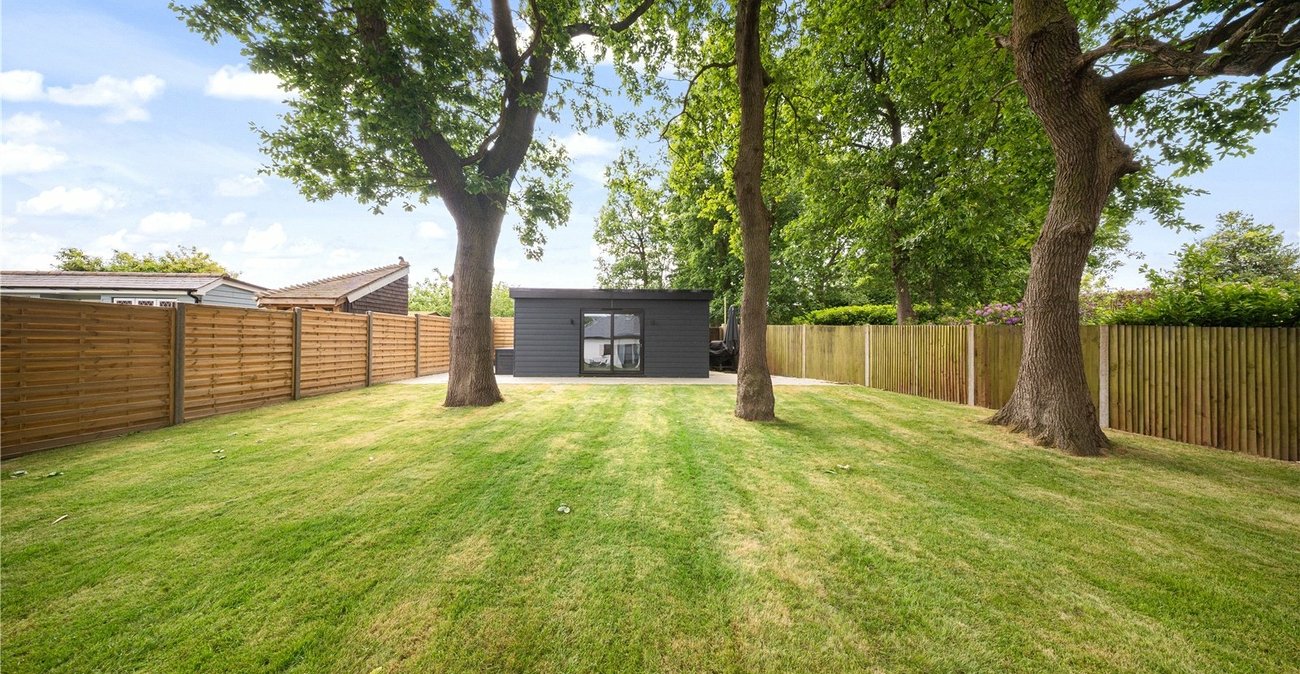 5 bedroom bungalow for sale in Bexley | Robinson Jackson