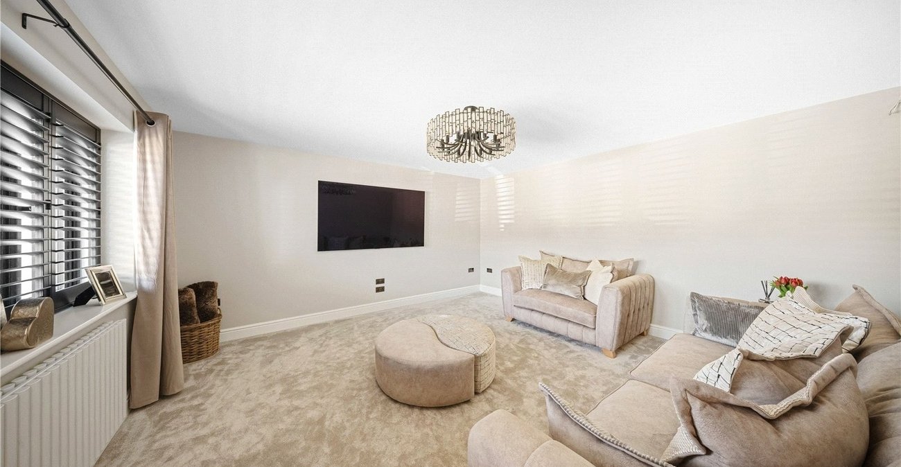 5 bedroom bungalow for sale in Bexley | Robinson Jackson