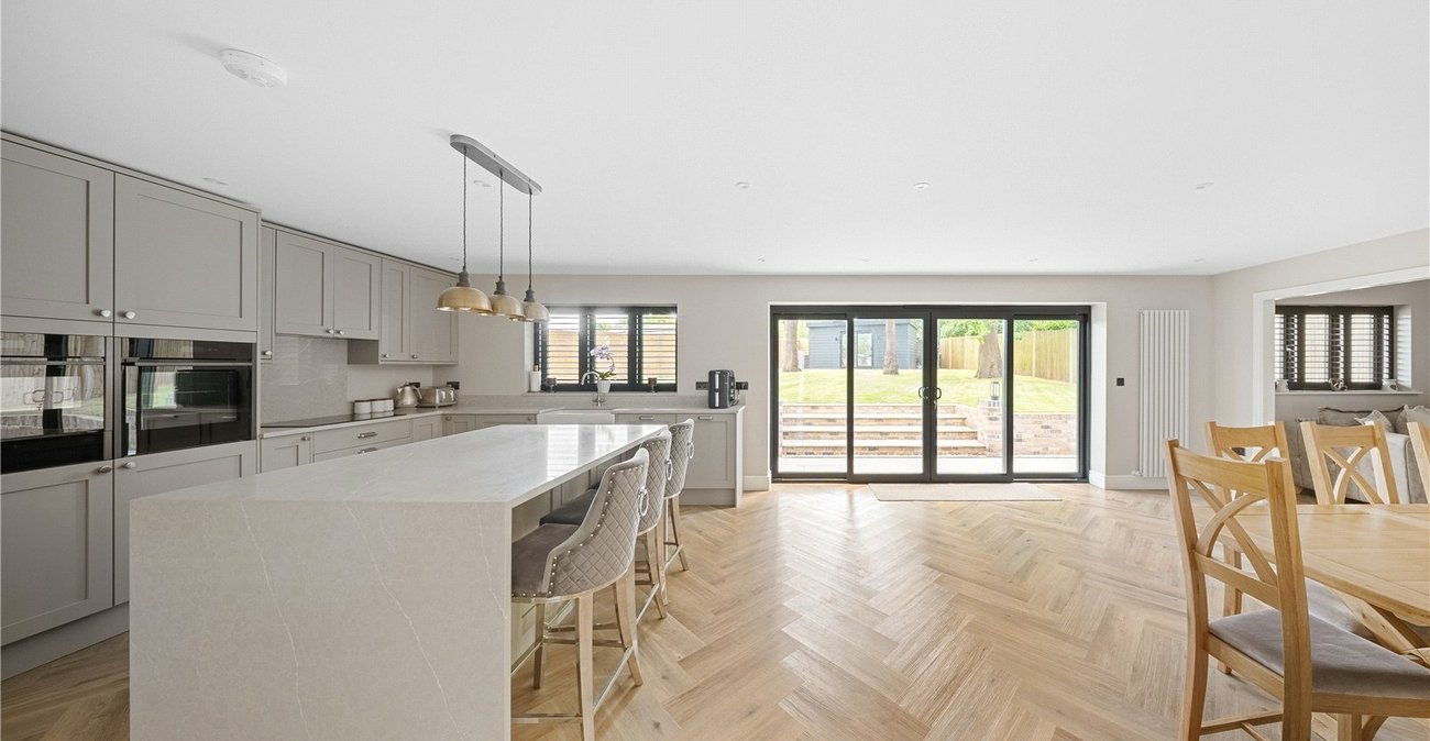 5 bedroom bungalow for sale in Bexley | Robinson Jackson