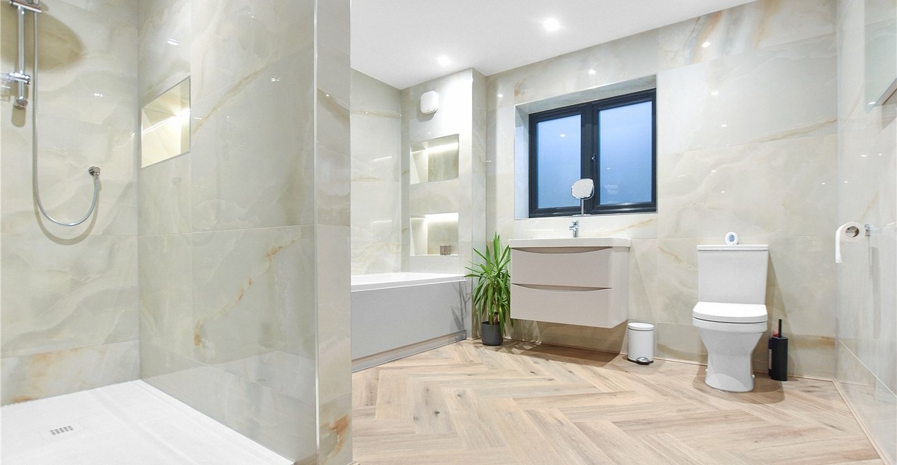 5 bedroom bungalow for sale in Bexley | Robinson Jackson