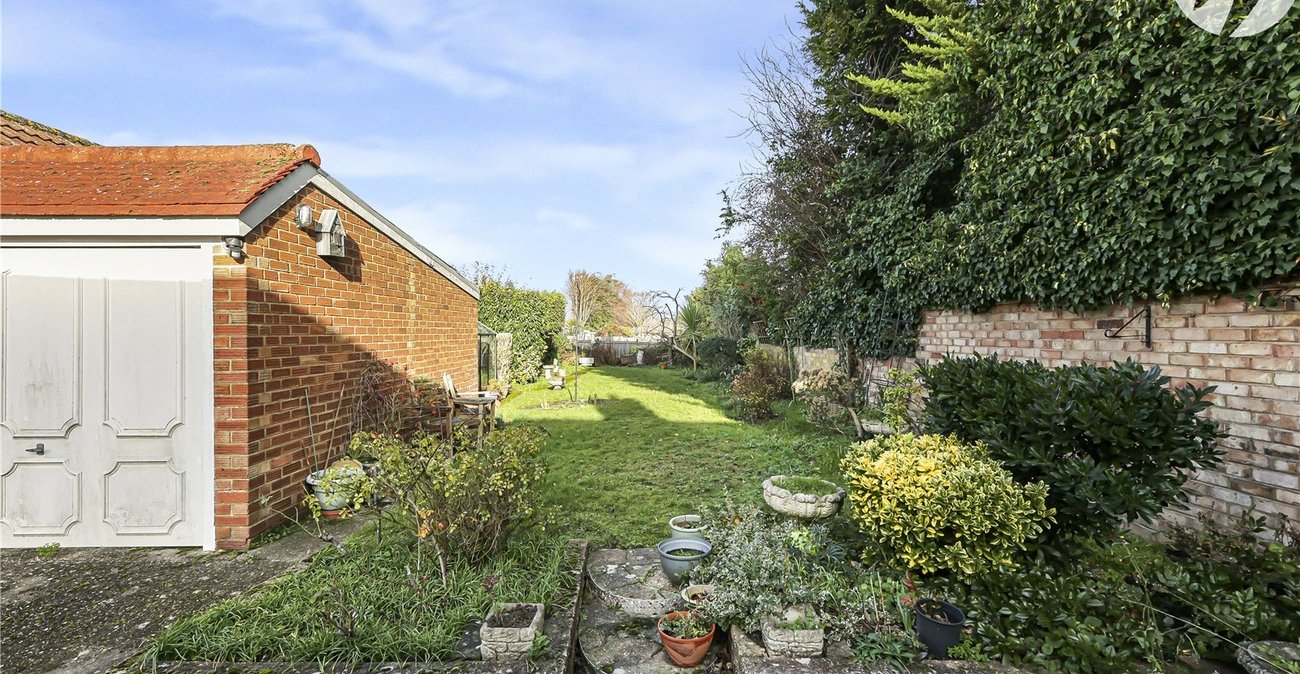 2 bedroom bungalow for sale in Swanley | Robinson Jackson