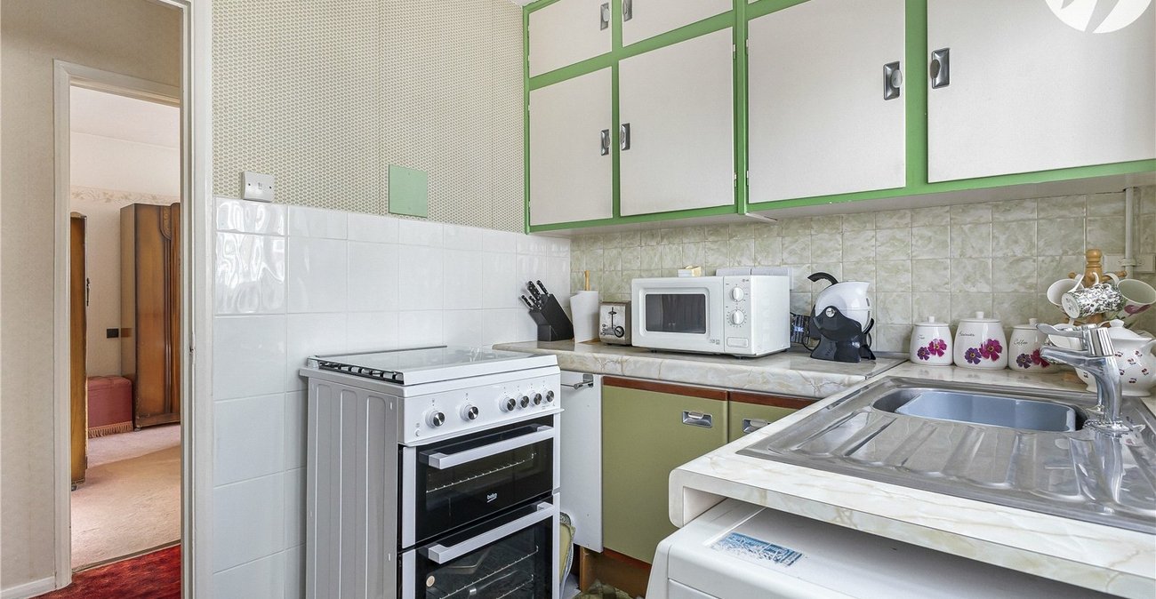 2 bedroom bungalow for sale in Swanley | Robinson Jackson