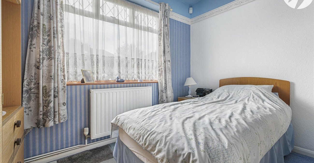 2 bedroom bungalow for sale in Swanley | Robinson Jackson