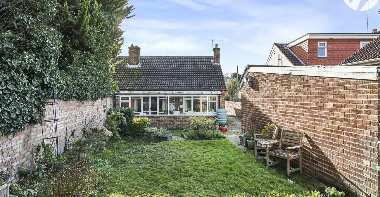2 bedroom bungalow for sale in Swanley | Robinson Jackson