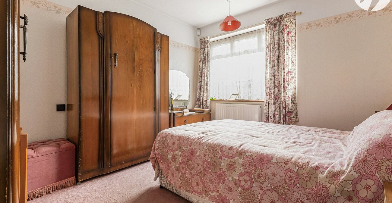 2 bedroom bungalow for sale in Swanley | Robinson Jackson