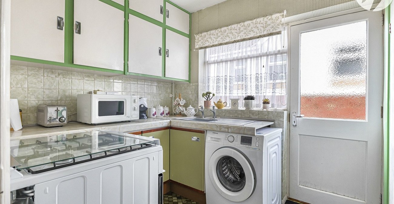 2 bedroom bungalow for sale in Swanley | Robinson Jackson