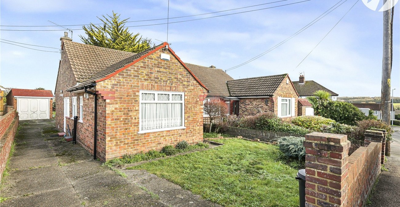 2 bedroom bungalow for sale in Swanley | Robinson Jackson