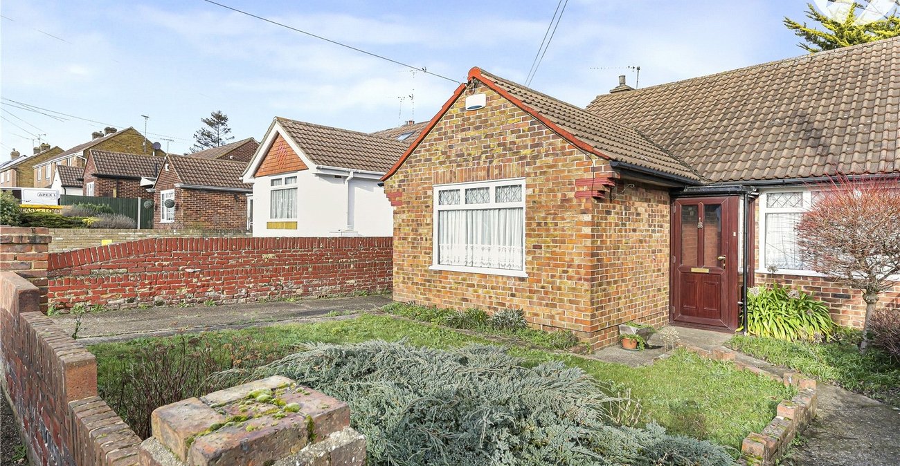 2 bedroom bungalow for sale in Swanley | Robinson Jackson