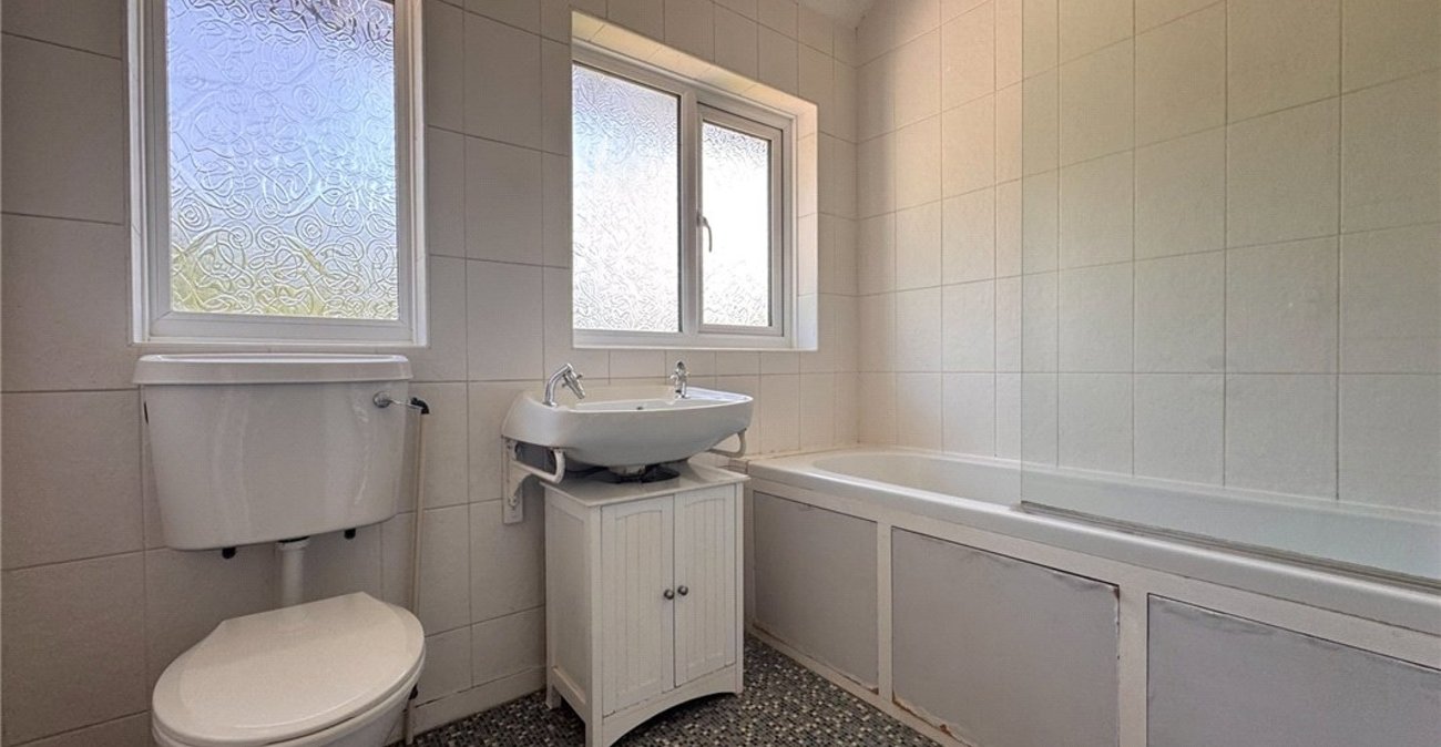 3 bedroom house for sale in Cheslfield | Robinson Jackson