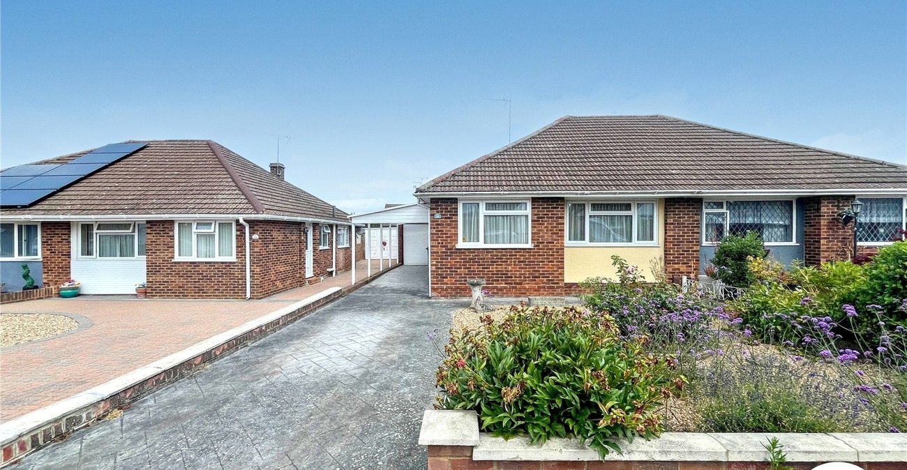 3 bedroom bungalow for sale in Sittingbourne | Robinson Michael & Jackson