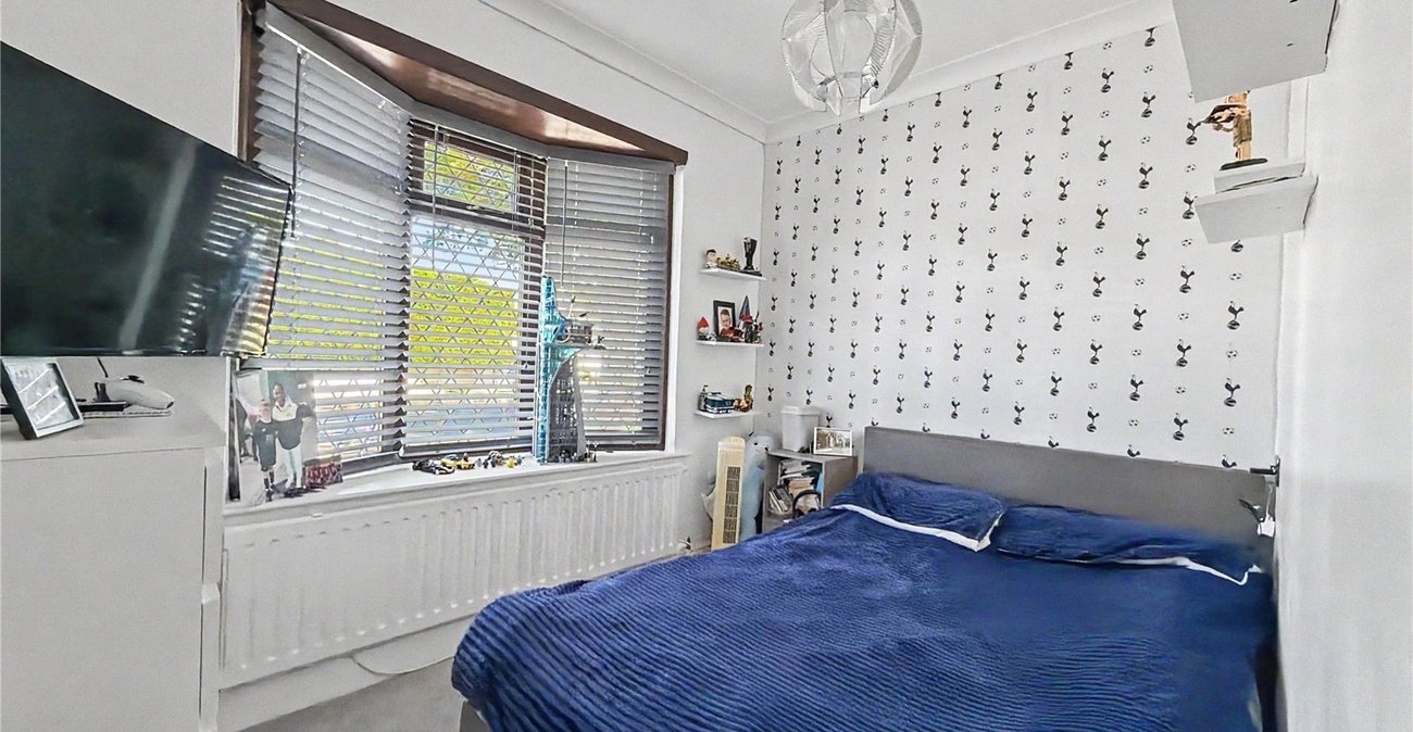 5 bedroom property for sale in Rainham | Robinson Michael & Jackson