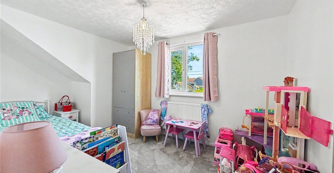 5 bedroom property for sale in Rainham | Robinson Michael & Jackson