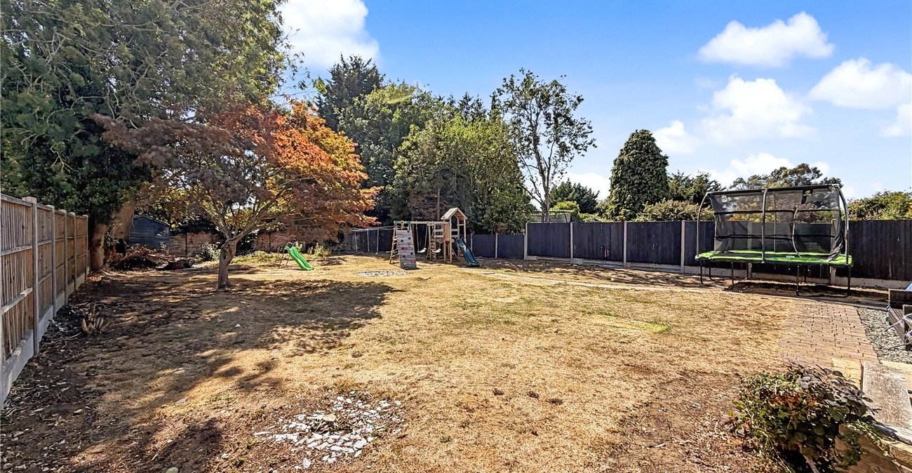 5 bedroom property for sale in Rainham | Robinson Michael & Jackson