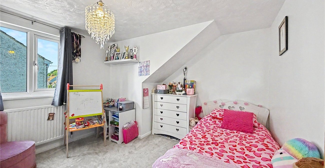 5 bedroom property for sale in Rainham | Robinson Michael & Jackson