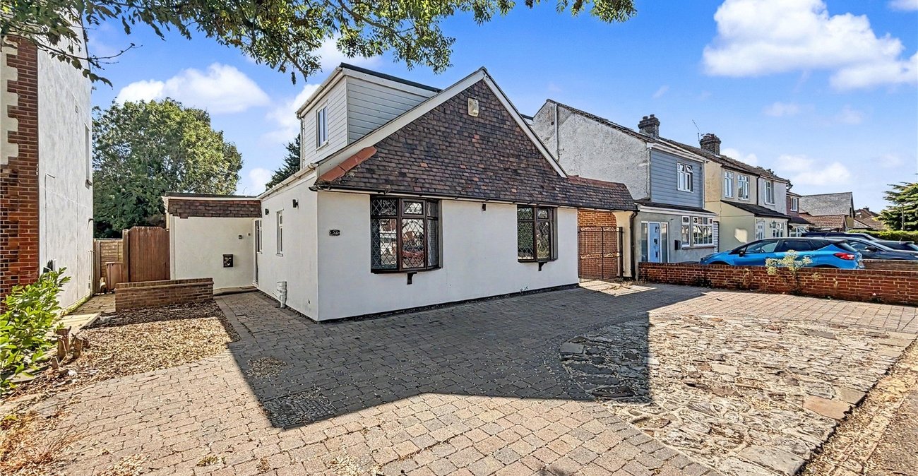 5 bedroom property for sale in Rainham | Robinson Michael & Jackson