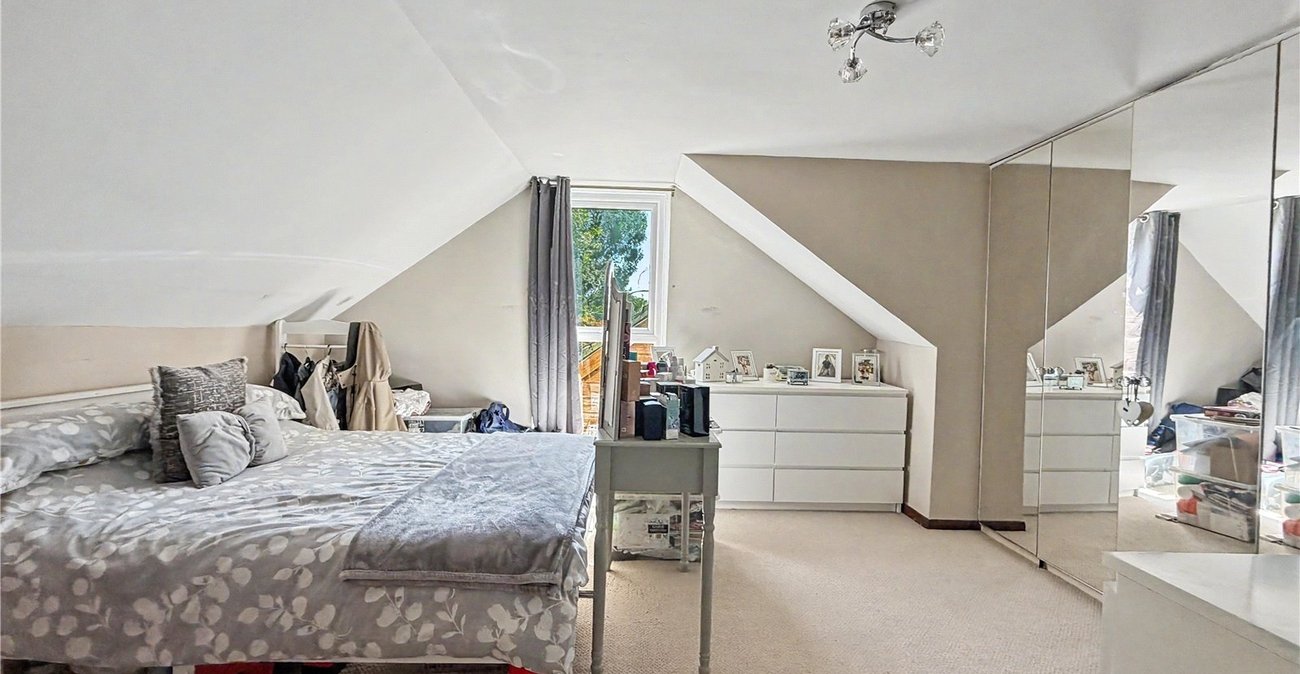 5 bedroom property for sale in Rainham | Robinson Michael & Jackson