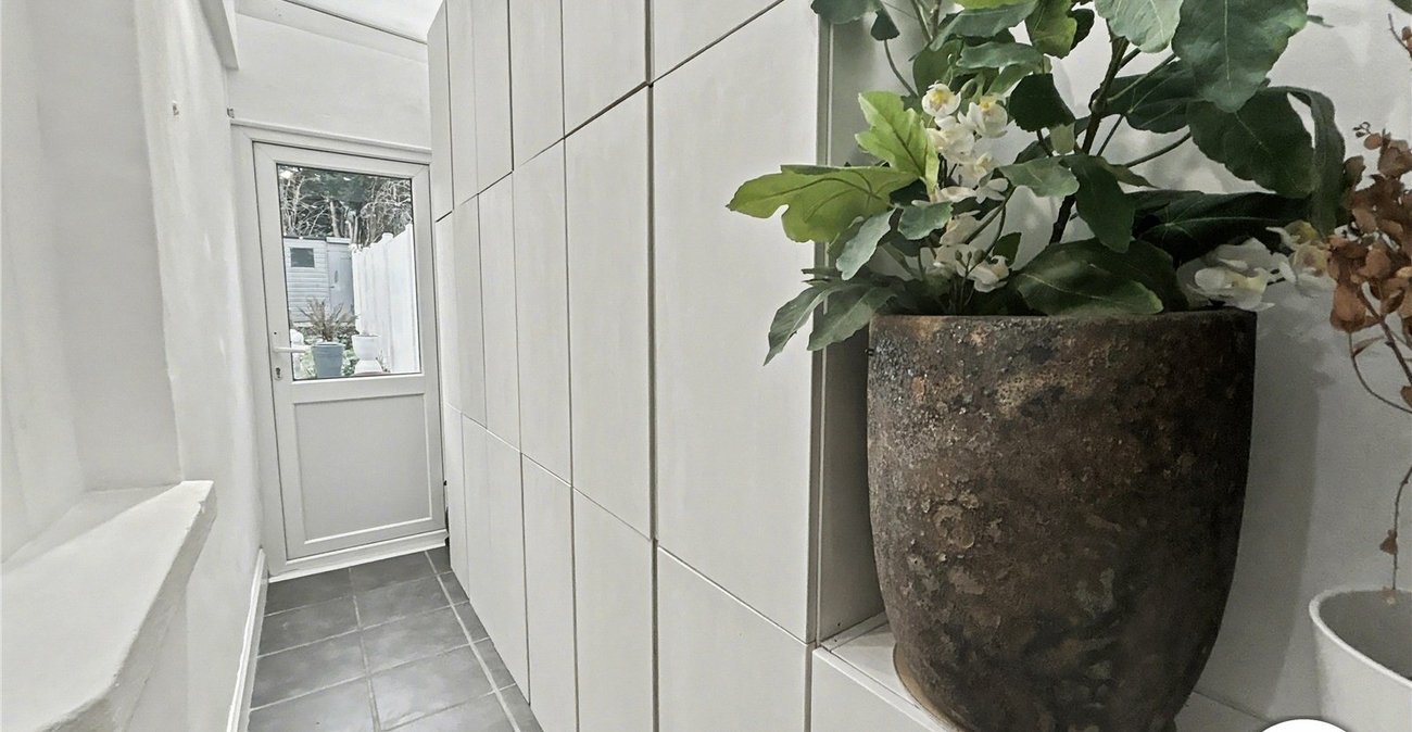 2 bedroom house for sale in Sidcup | Robinson Jackson