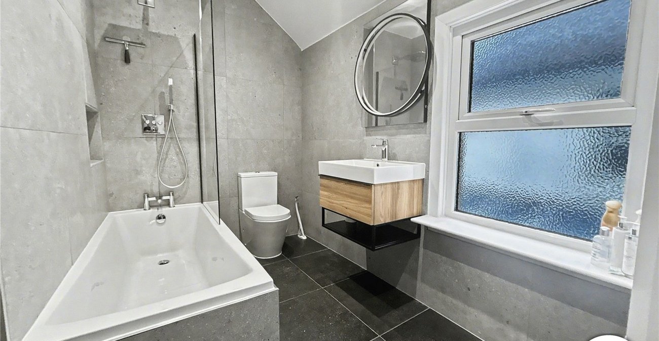 2 bedroom house for sale in Sidcup | Robinson Jackson