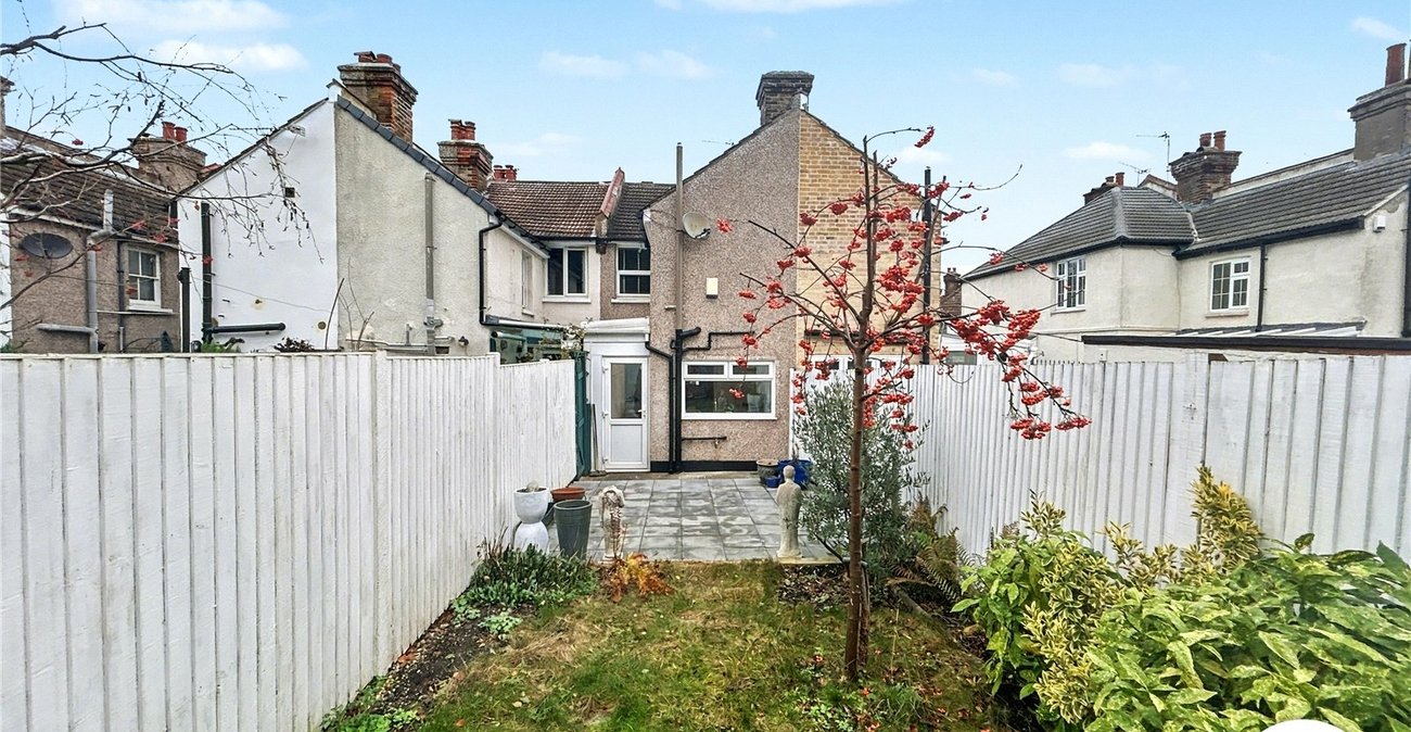 2 bedroom house for sale in Sidcup | Robinson Jackson