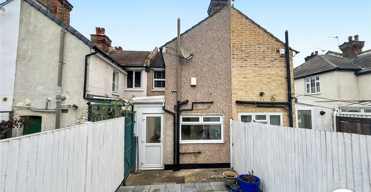 2 bedroom house for sale in Sidcup | Robinson Jackson