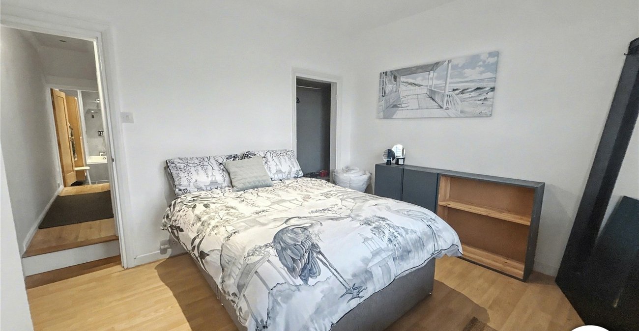 2 bedroom house for sale in Sidcup | Robinson Jackson