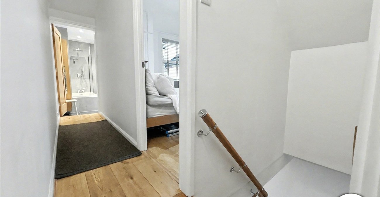 2 bedroom house for sale in Sidcup | Robinson Jackson