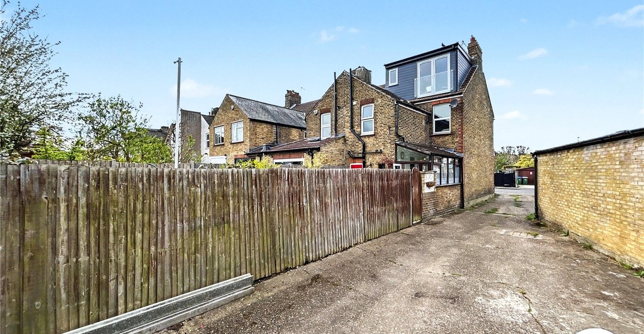 3 bedroom house for sale in Sidcup | Robinson Jackson