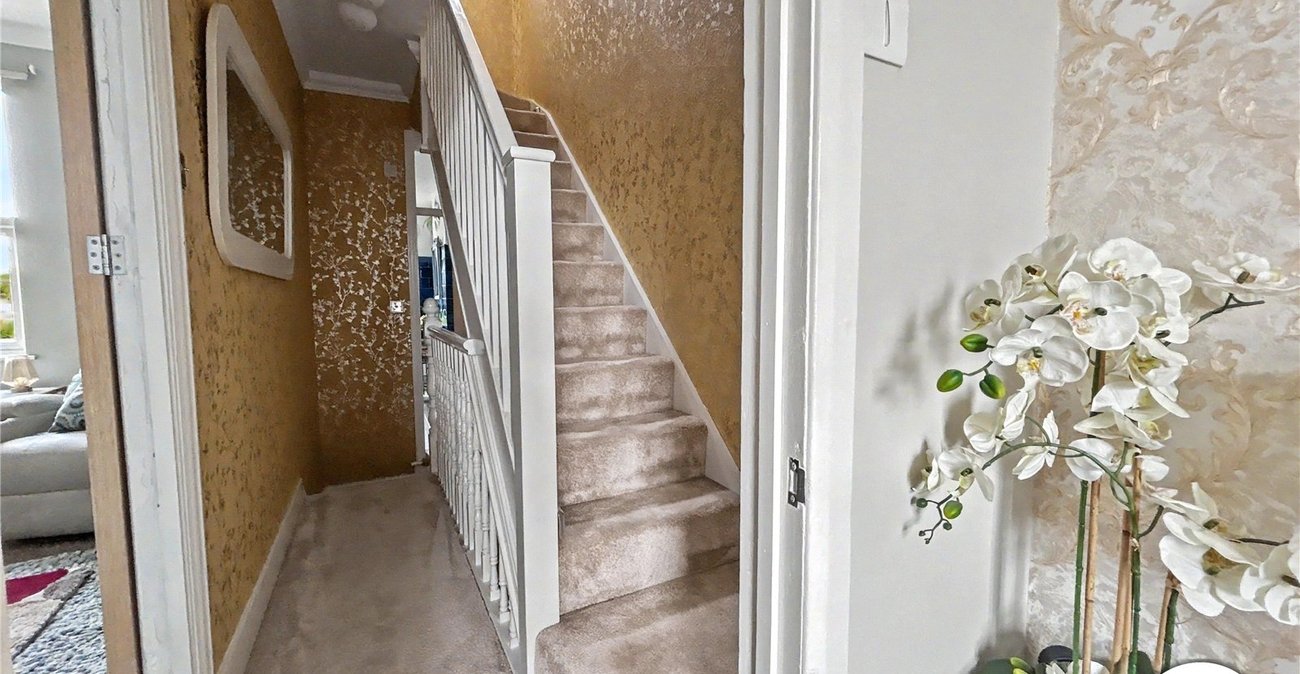 3 bedroom house for sale in Sidcup | Robinson Jackson