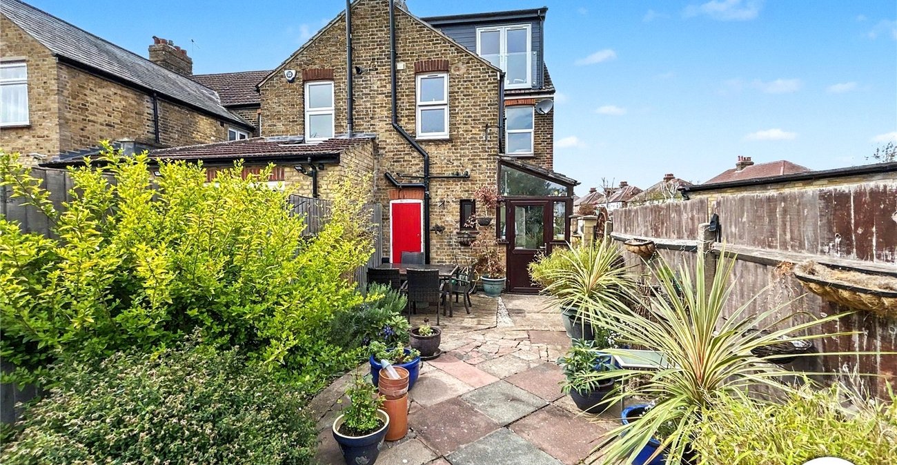3 bedroom house for sale in Sidcup | Robinson Jackson