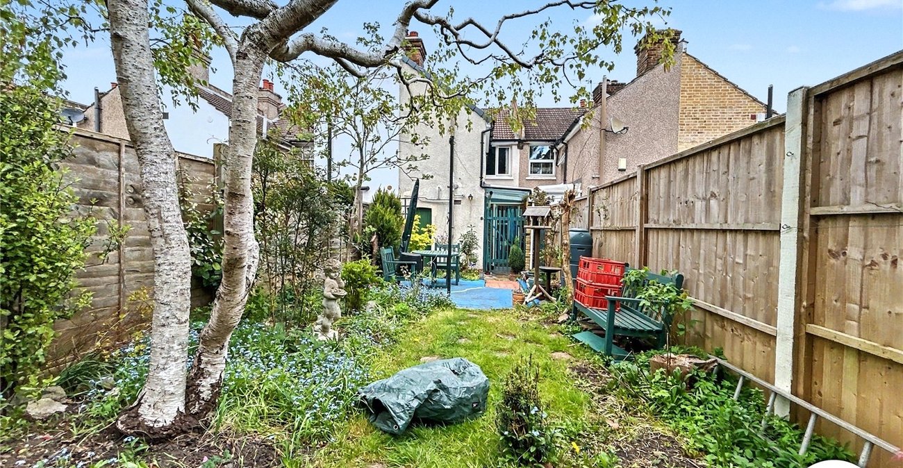 2 bedroom house for sale in Sidcup | Robinson Jackson