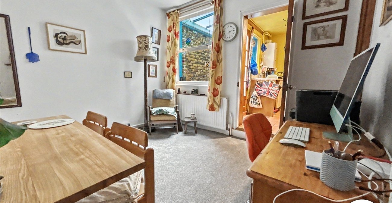 2 bedroom house for sale in Sidcup | Robinson Jackson