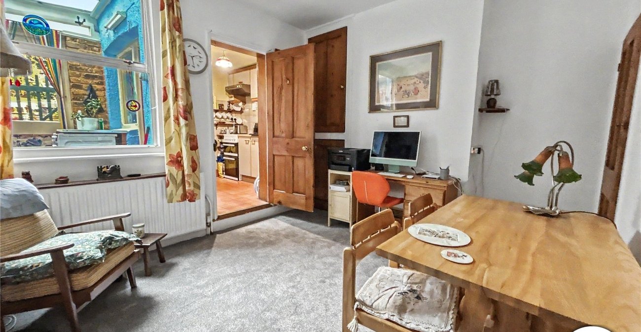 2 bedroom house for sale in Sidcup | Robinson Jackson