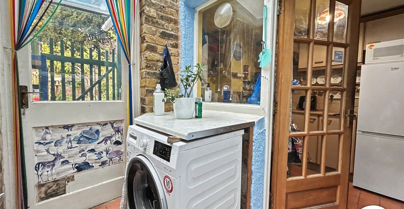 2 bedroom house for sale in Sidcup | Robinson Jackson