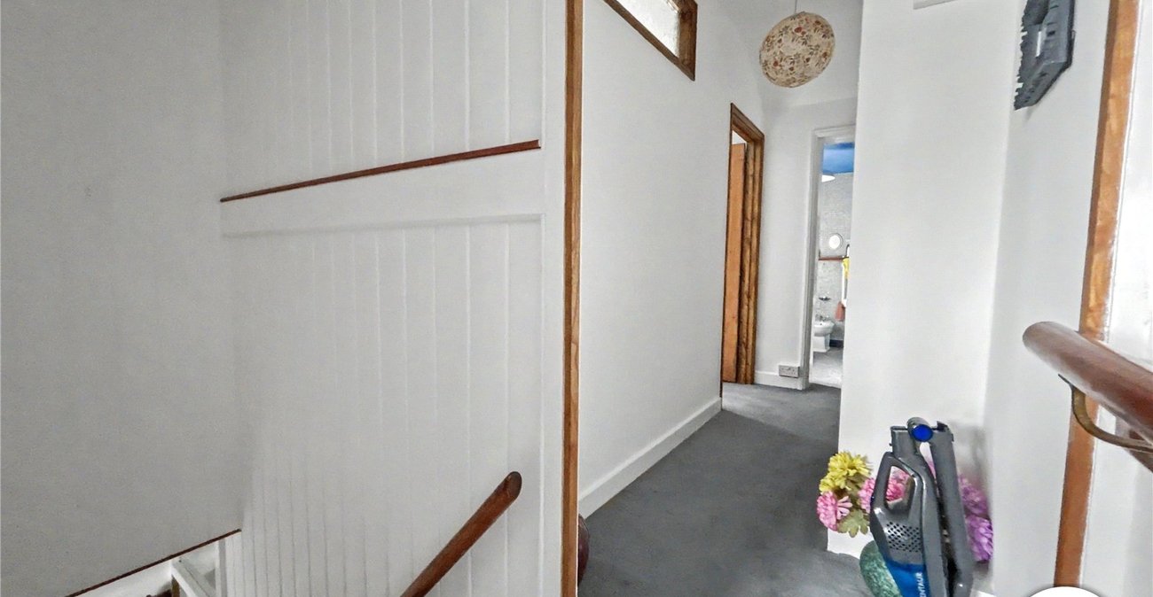 2 bedroom house for sale in Sidcup | Robinson Jackson