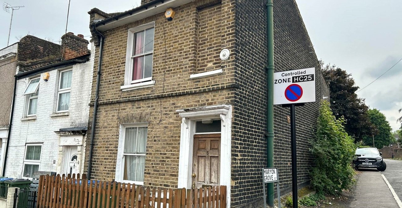 3 bedroom house for sale in Woolwich | Robinson Jackson