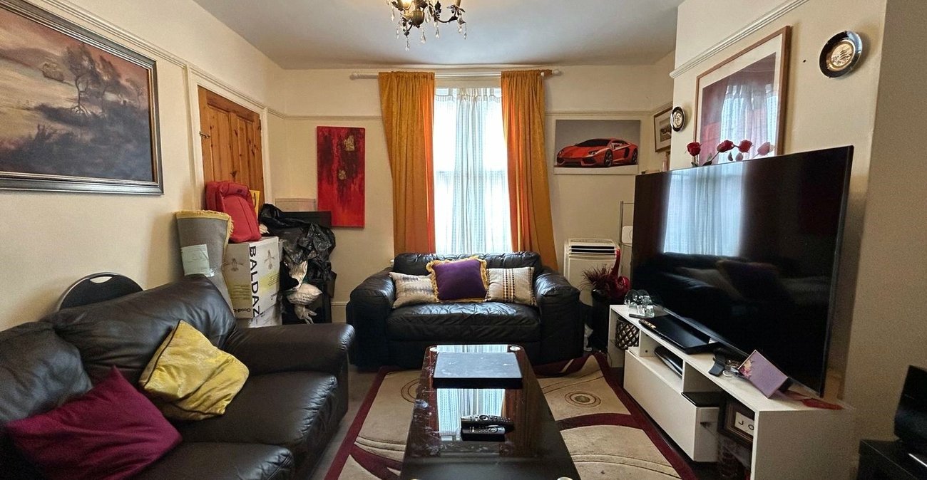 3 bedroom house for sale in Woolwich | Robinson Jackson