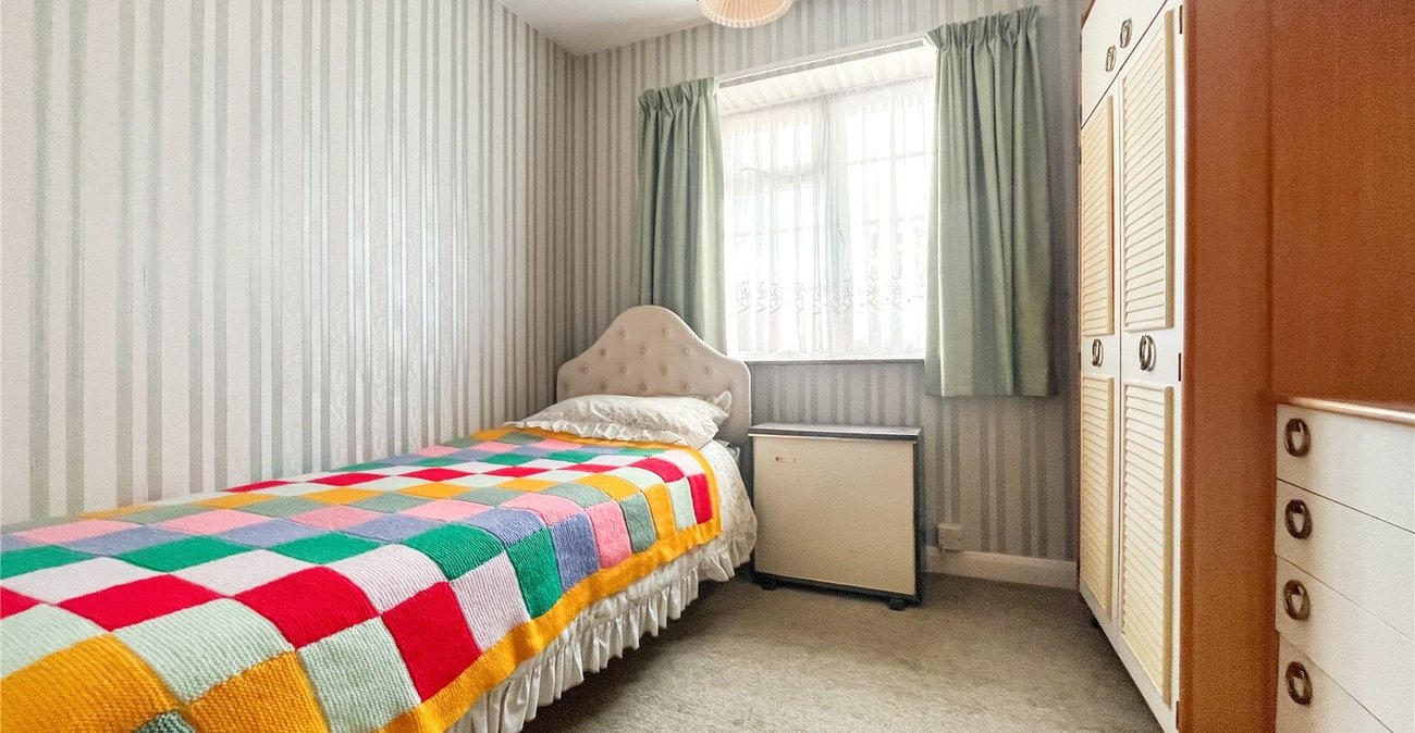 3 bedroom house for sale in Rainham | Robinson Michael & Jackson