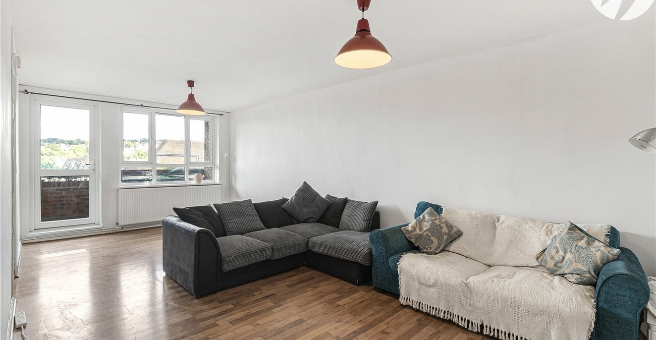 2 bedroom property for sale in London | Robinson Jackson