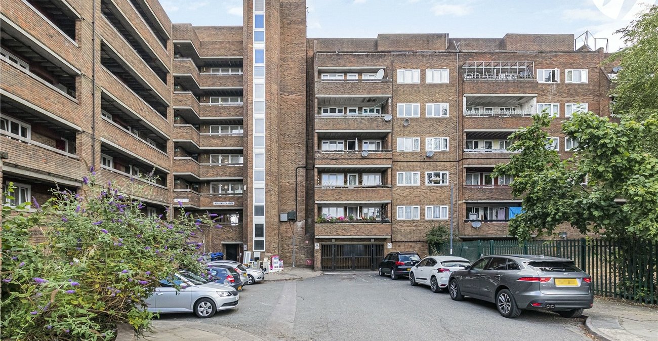 2 bedroom property for sale in London | Robinson Jackson