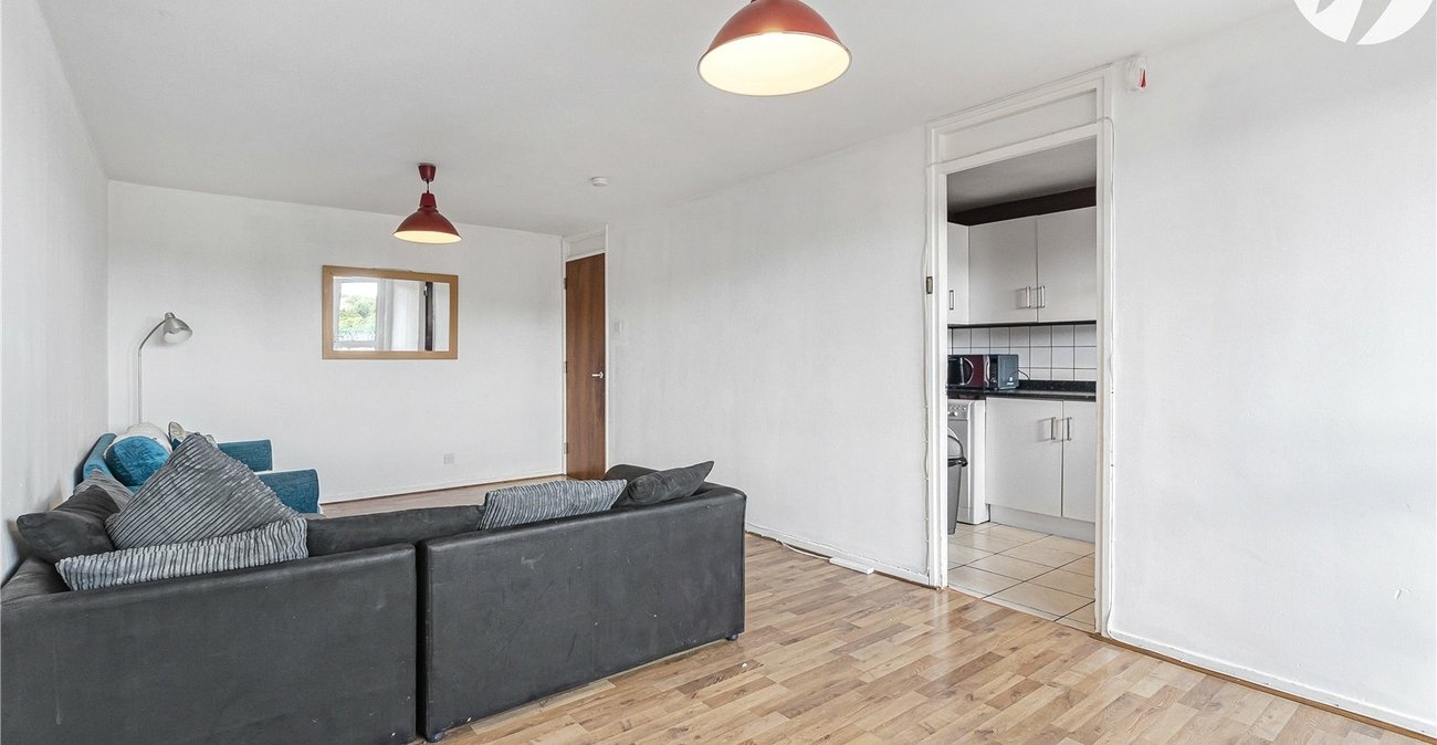 2 bedroom property for sale in London | Robinson Jackson