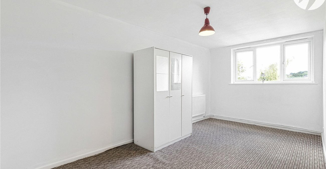 2 bedroom property for sale in London | Robinson Jackson