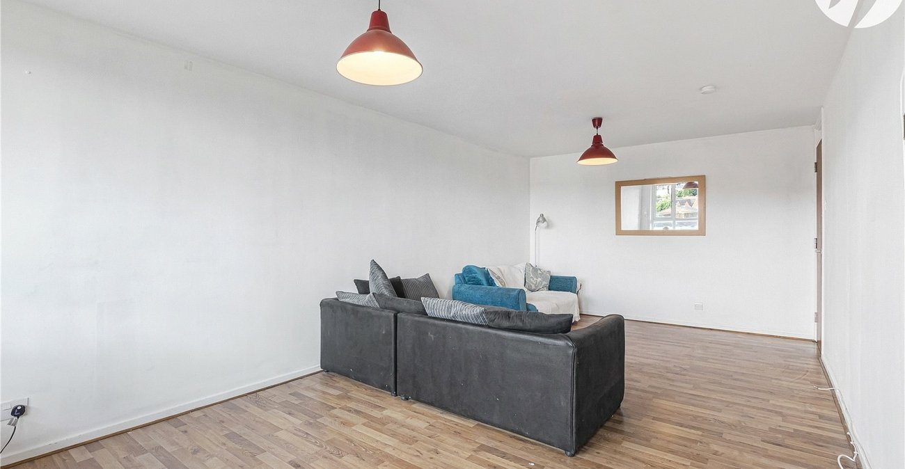 2 bedroom property for sale in London | Robinson Jackson