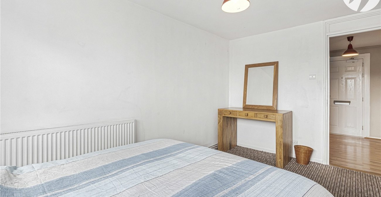 2 bedroom property for sale in London | Robinson Jackson