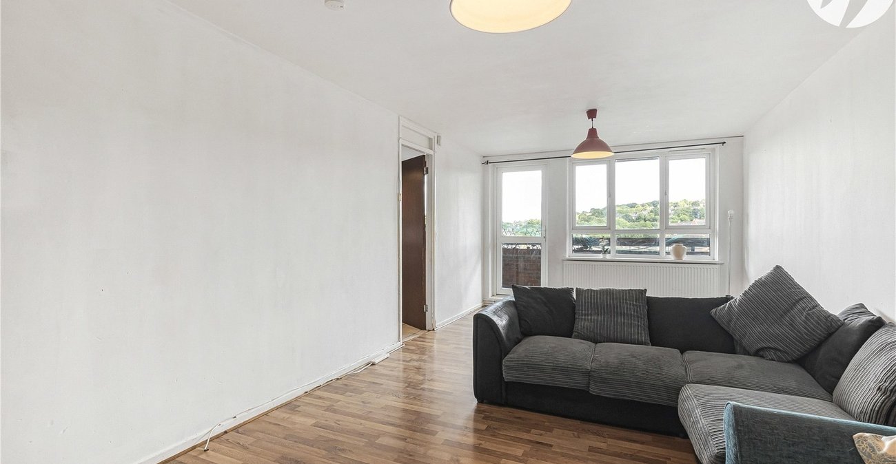2 bedroom property for sale in London | Robinson Jackson