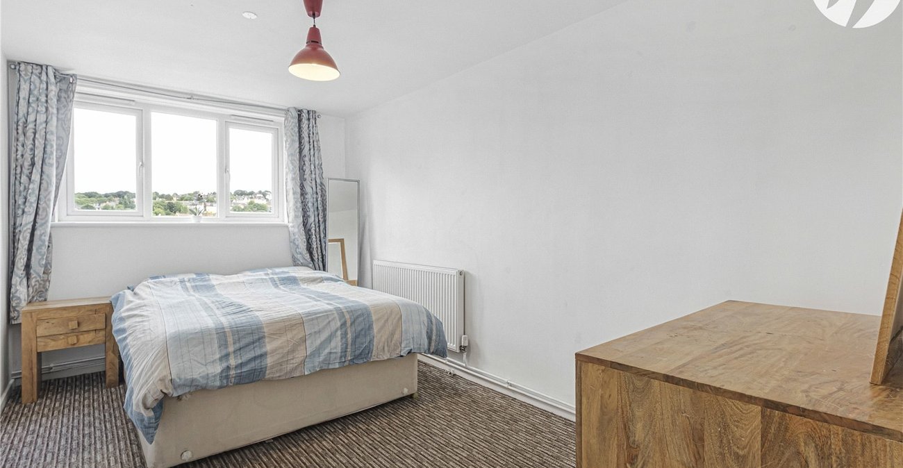 2 bedroom property for sale in London | Robinson Jackson