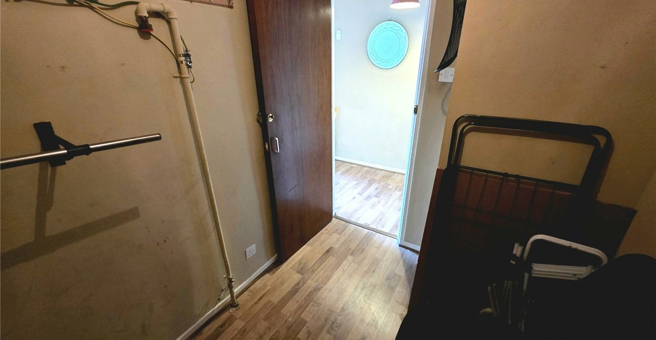 2 bedroom property for sale in London | Robinson Jackson