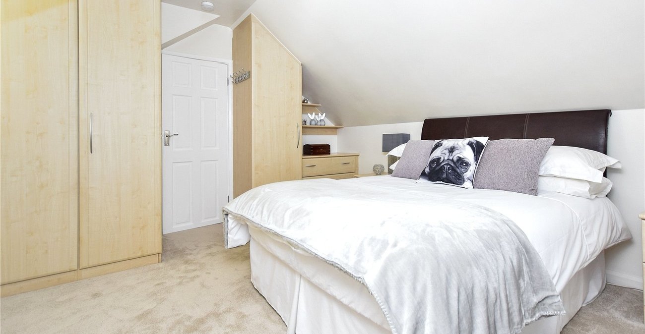 4 bedroom bungalow for sale in Bexleyheath | Robinson Jackson