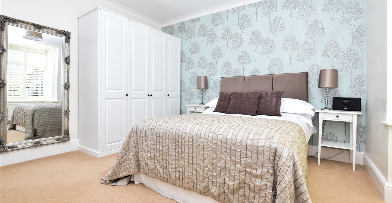 4 bedroom bungalow for sale in Bexleyheath | Robinson Jackson