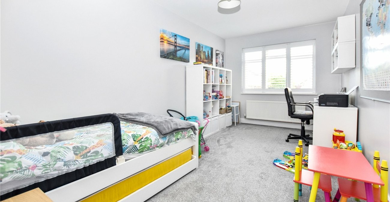 3 bedroom bungalow for sale in Bexleyheath | Robinson Jackson