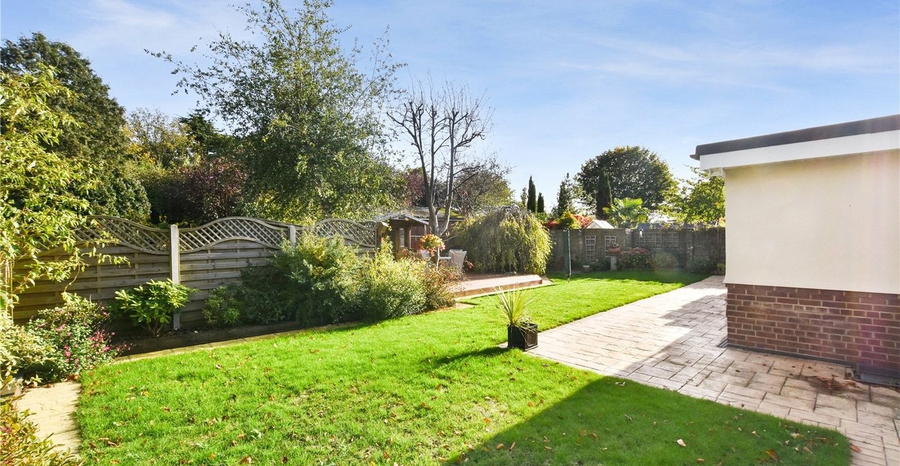 3 bedroom bungalow for sale in Bexleyheath | Robinson Jackson